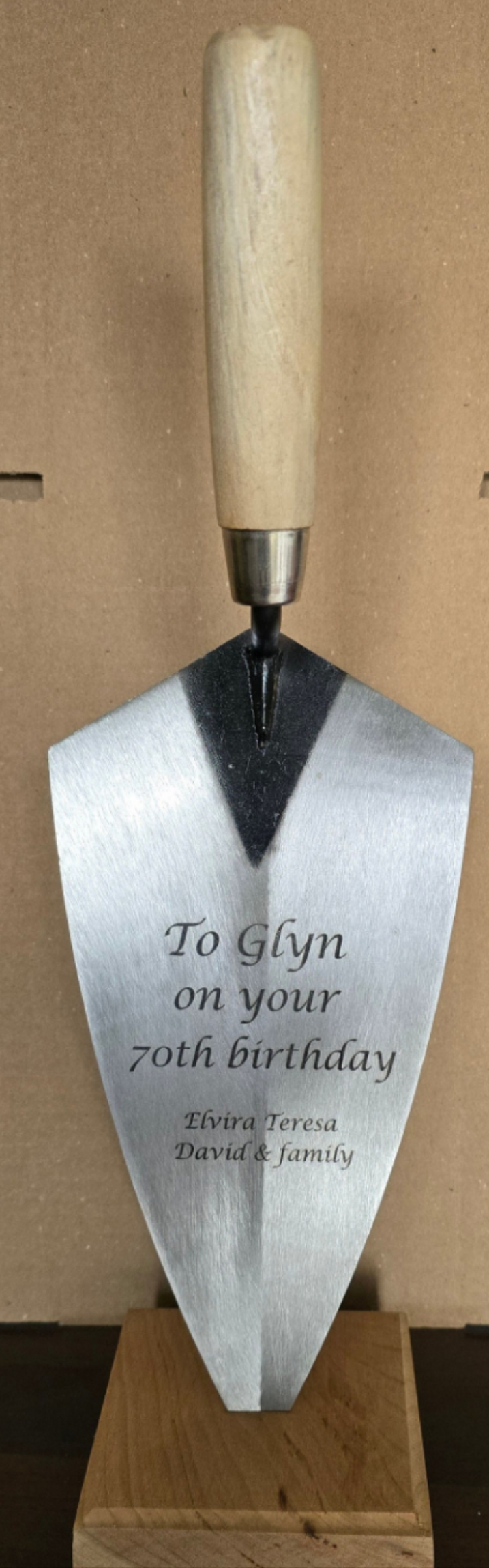 Engraved trowel